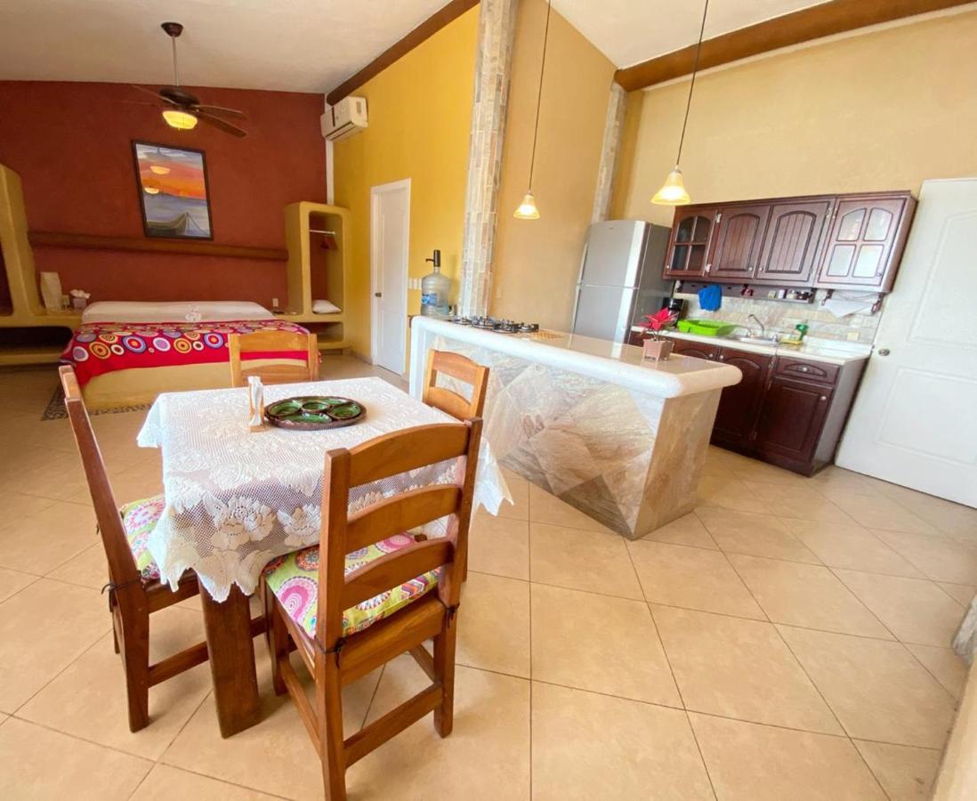 Bungalows La Madera Zihuatanejo Extérieur photo