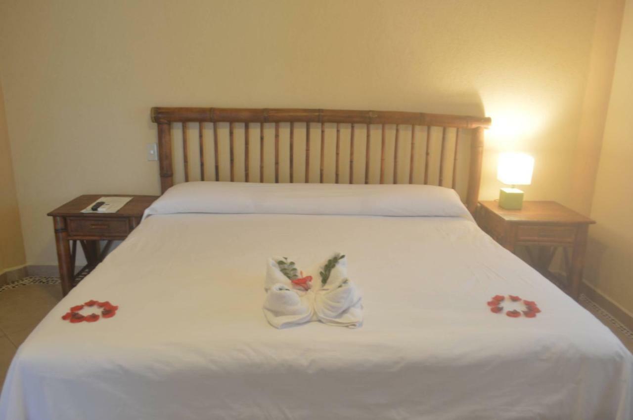 Bungalows La Madera Zihuatanejo Extérieur photo