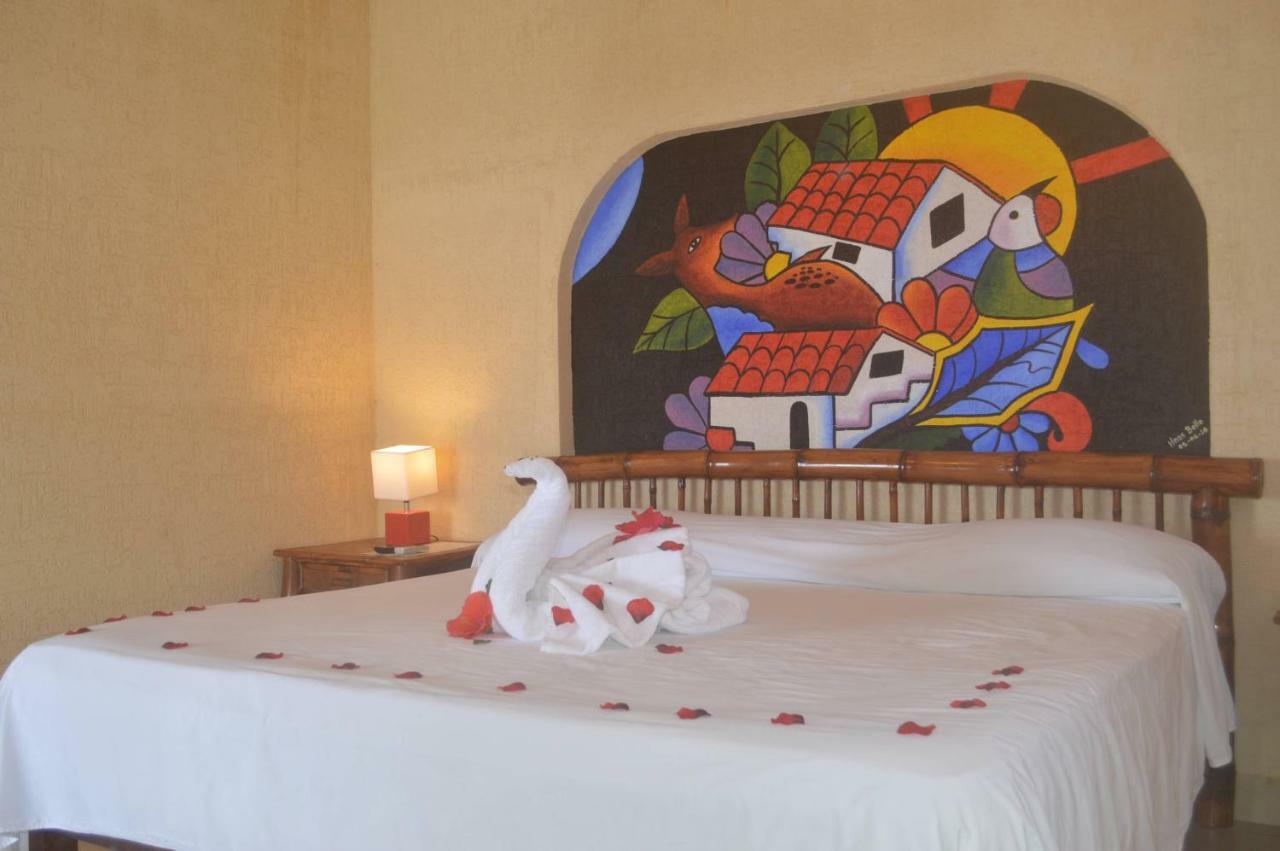 Bungalows La Madera Zihuatanejo Extérieur photo